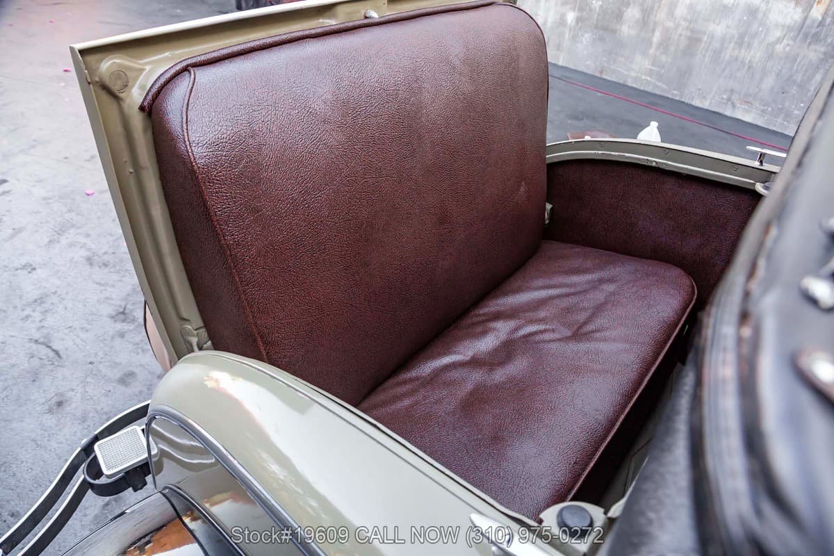1928 Ford Model A Roadster thumbnail 17