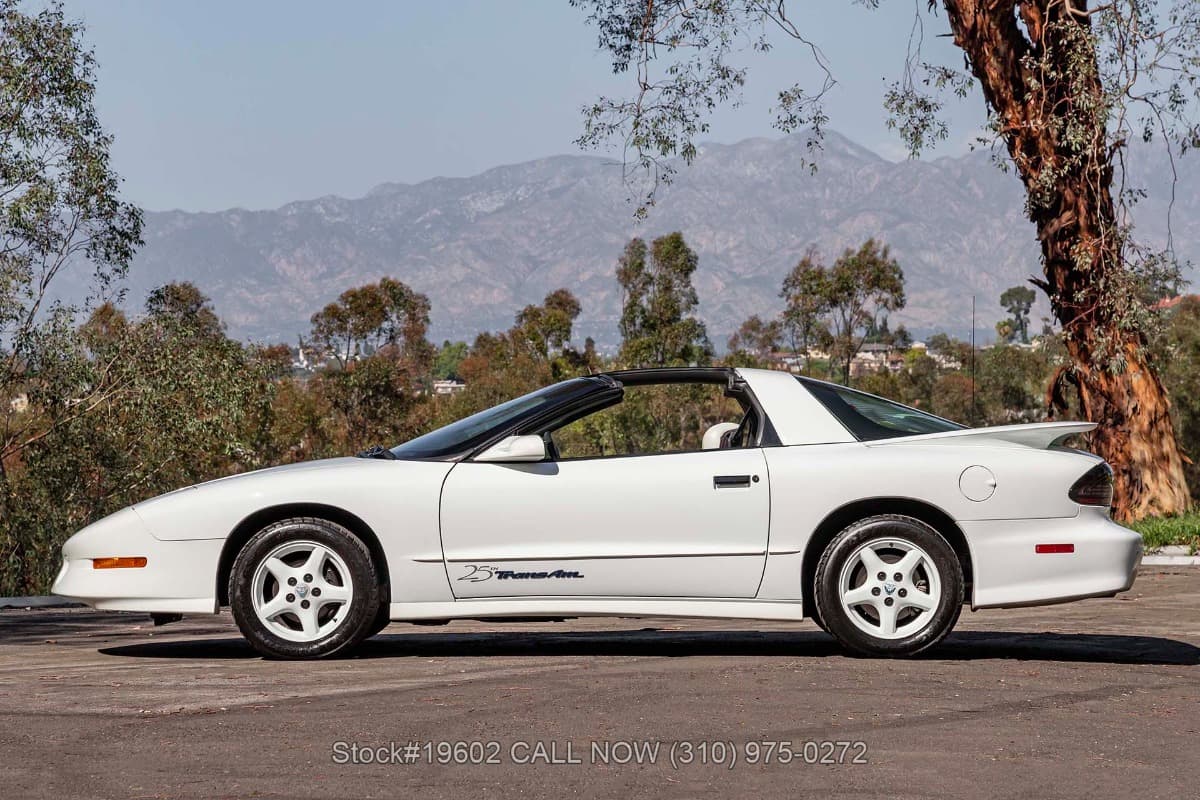 1994 Pontiac Firebird Trans AM GT 25th Anniversary Edition 6-Speed thumbnail 11