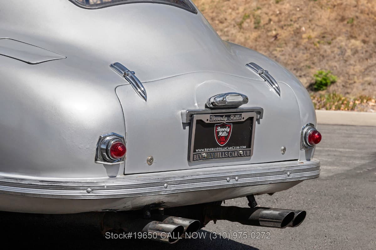 1953 Aston Martin DB2 Vantage Saloon Left-Hand Drive 4-Speed thumbnail 8
