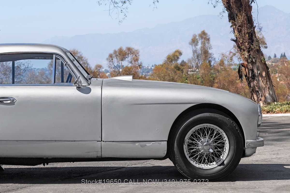 1953 Aston Martin DB2 Vantage Saloon Left-Hand Drive 4-Speed thumbnail 10