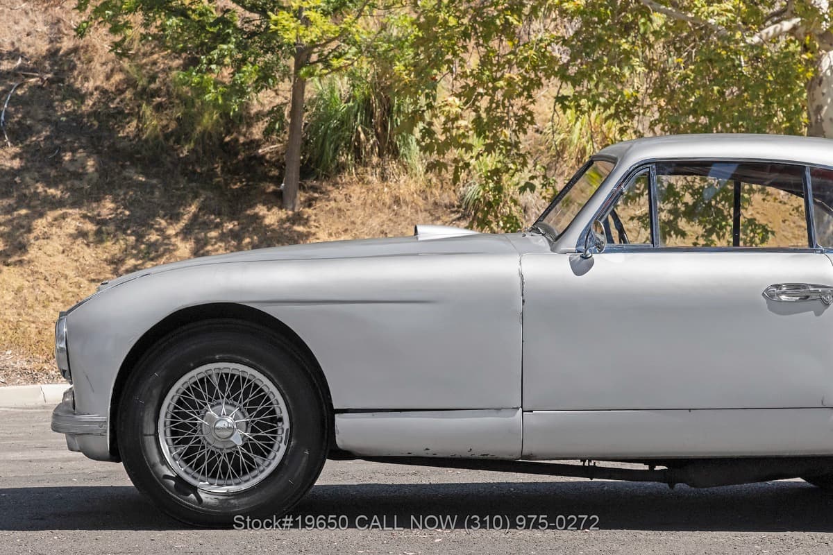 1953 Aston Martin DB2 Vantage Saloon Left-Hand Drive 4-Speed thumbnail 12