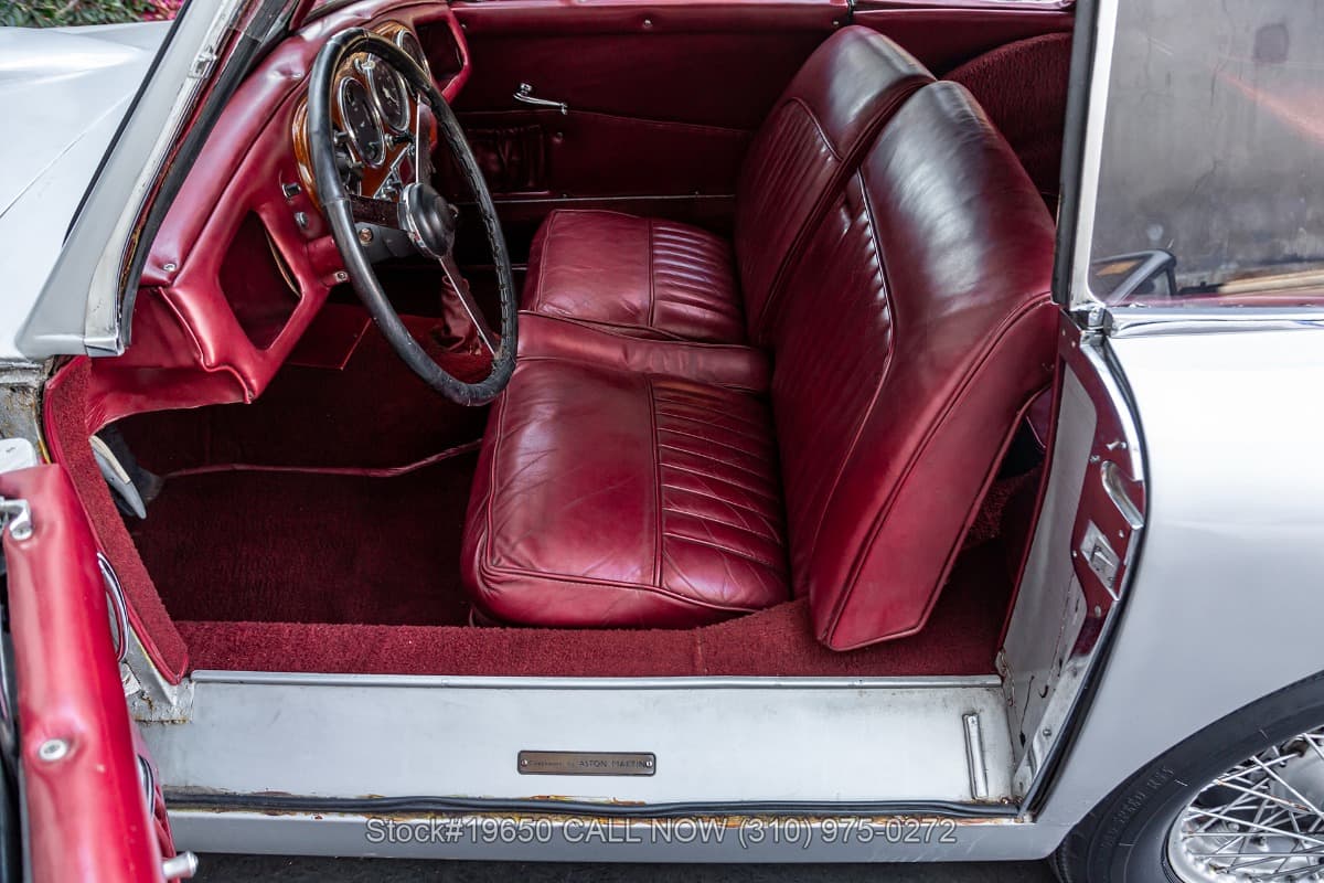 1953 Aston Martin DB2 Vantage Saloon Left-Hand Drive 4-Speed thumbnail 14