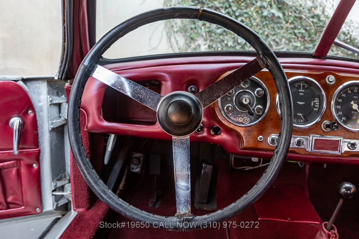 1953 Aston Martin DB2 Vantage Saloon Left-Hand Drive 4-Speed thumbnail 16