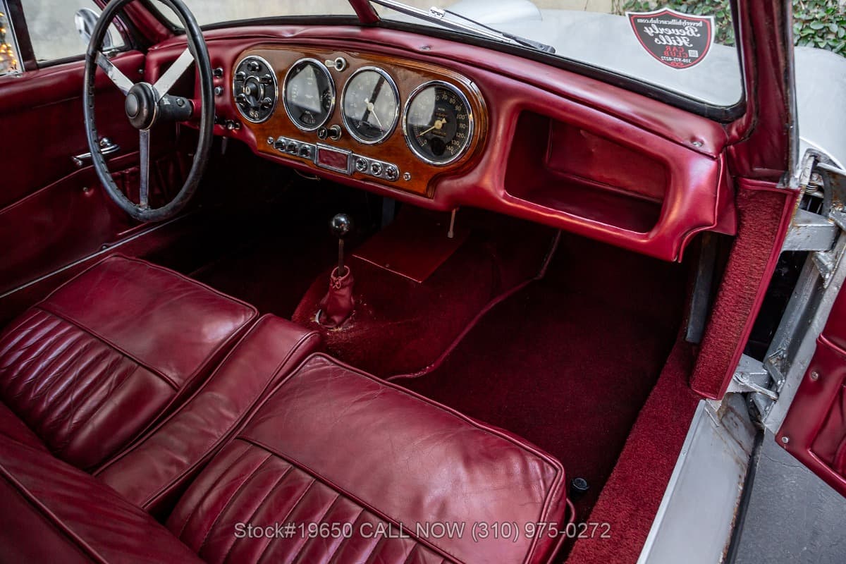 1953 Aston Martin DB2 Vantage Saloon Left-Hand Drive 4-Speed thumbnail 18