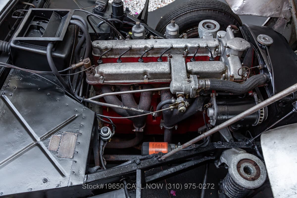 1953 Aston Martin DB2 Vantage Saloon Left-Hand Drive 4-Speed thumbnail 24