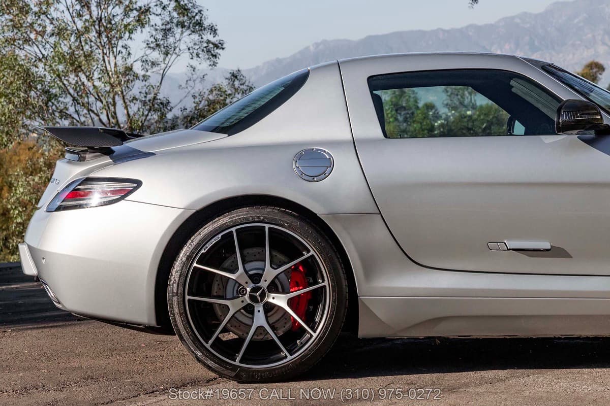 2015 Mercedes SLS AMG GT Final Edition thumbnail 9