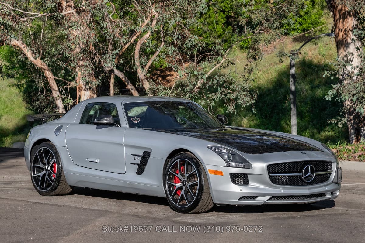 2015 Mercedes SLS AMG GT Final Edition thumbnail 3