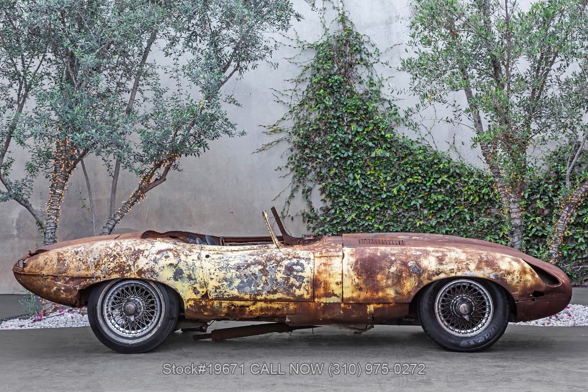 1962 Jaguar XKE Series 1 3.8 Litre Flat Floor Roadster thumbnail 4