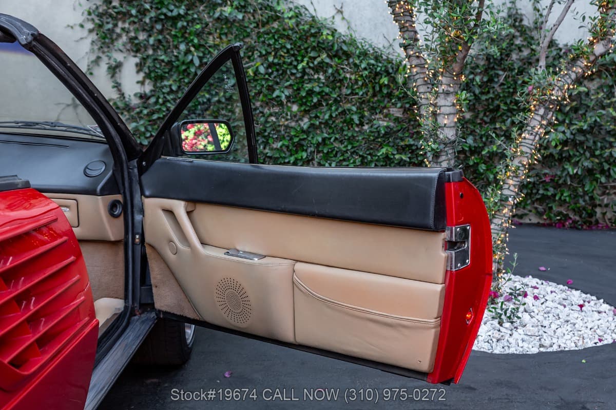 1985 Ferrari Mondial Quattrovalvole Cabriolet thumbnail 17
