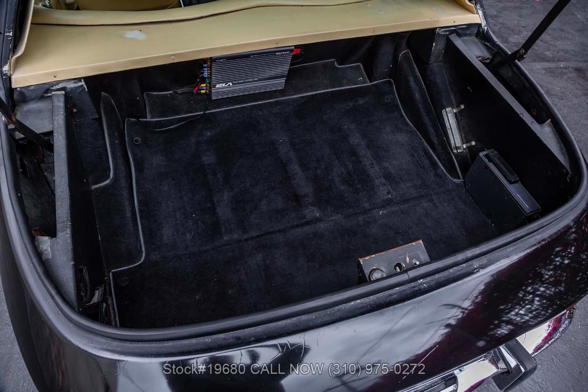 1971 Jensen Interceptor MK II thumbnail 18