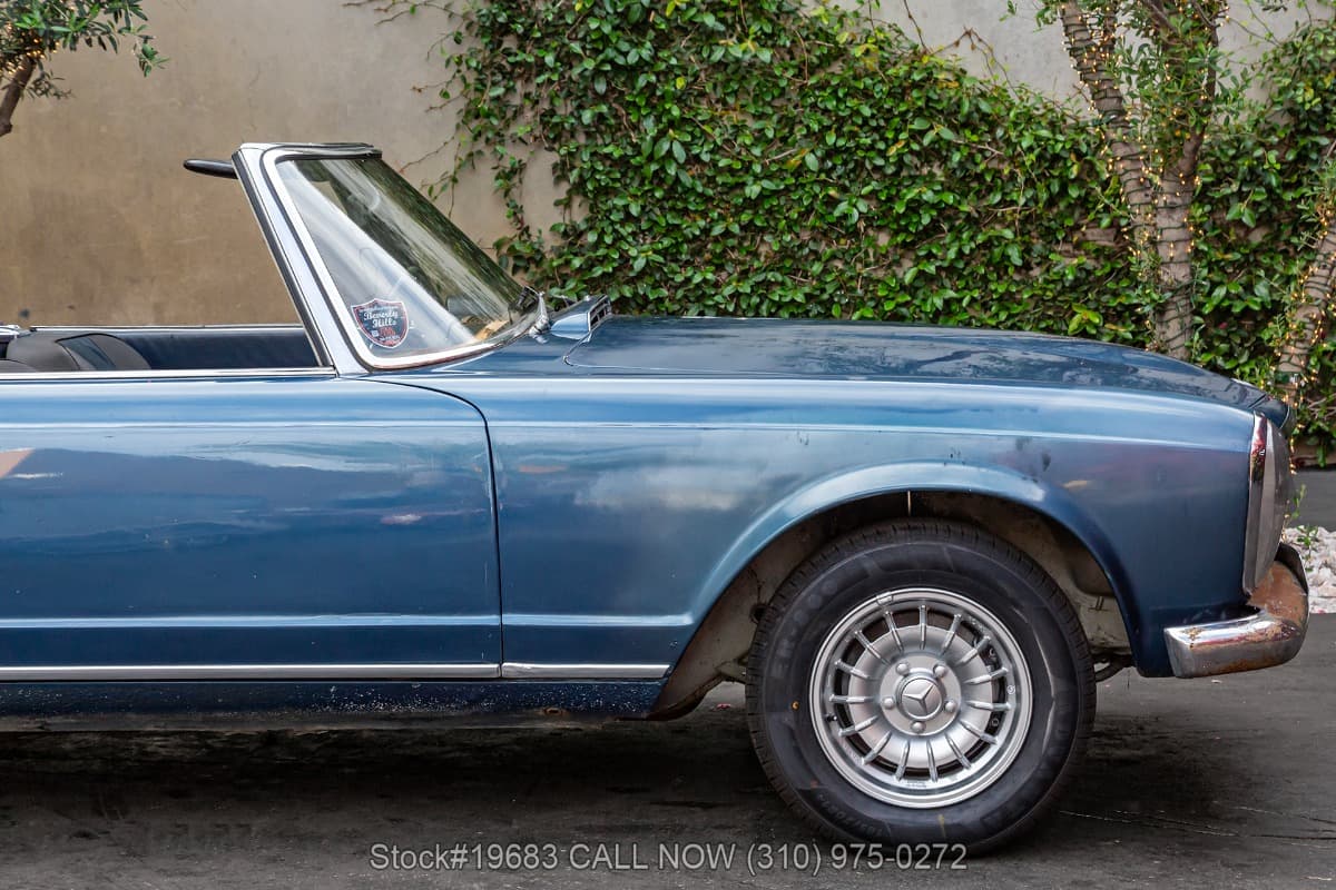 1967 Mercedes 250SL 4-Speed With 2 Tops thumbnail 13