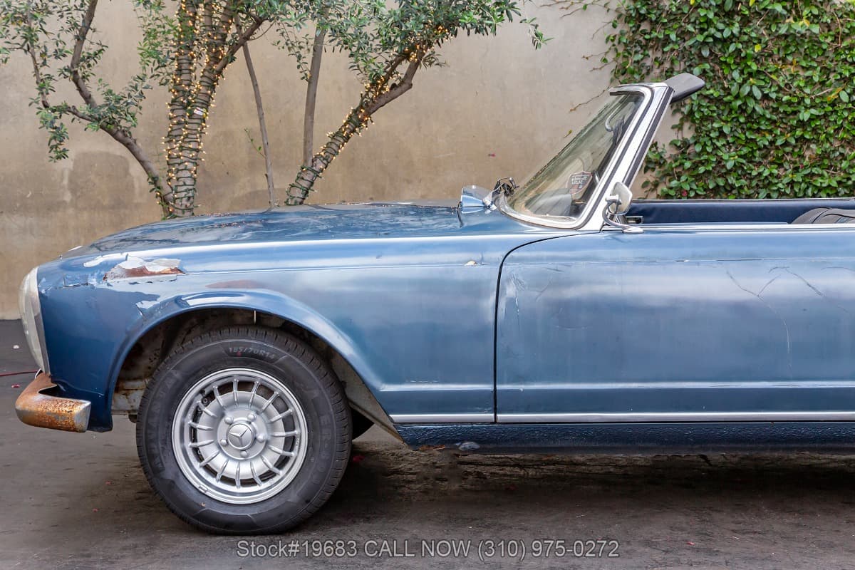 1967 Mercedes 250SL 4-Speed With 2 Tops thumbnail 14