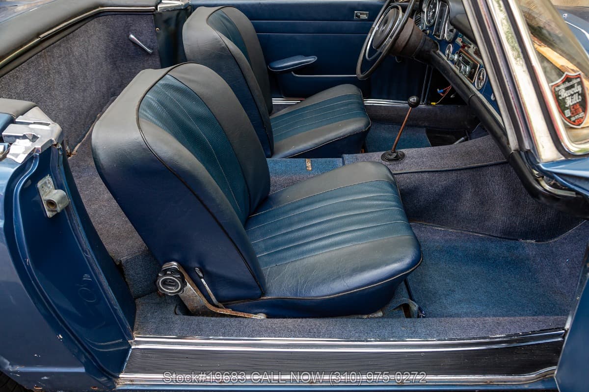 1967 Mercedes 250SL 4-Speed With 2 Tops thumbnail 18