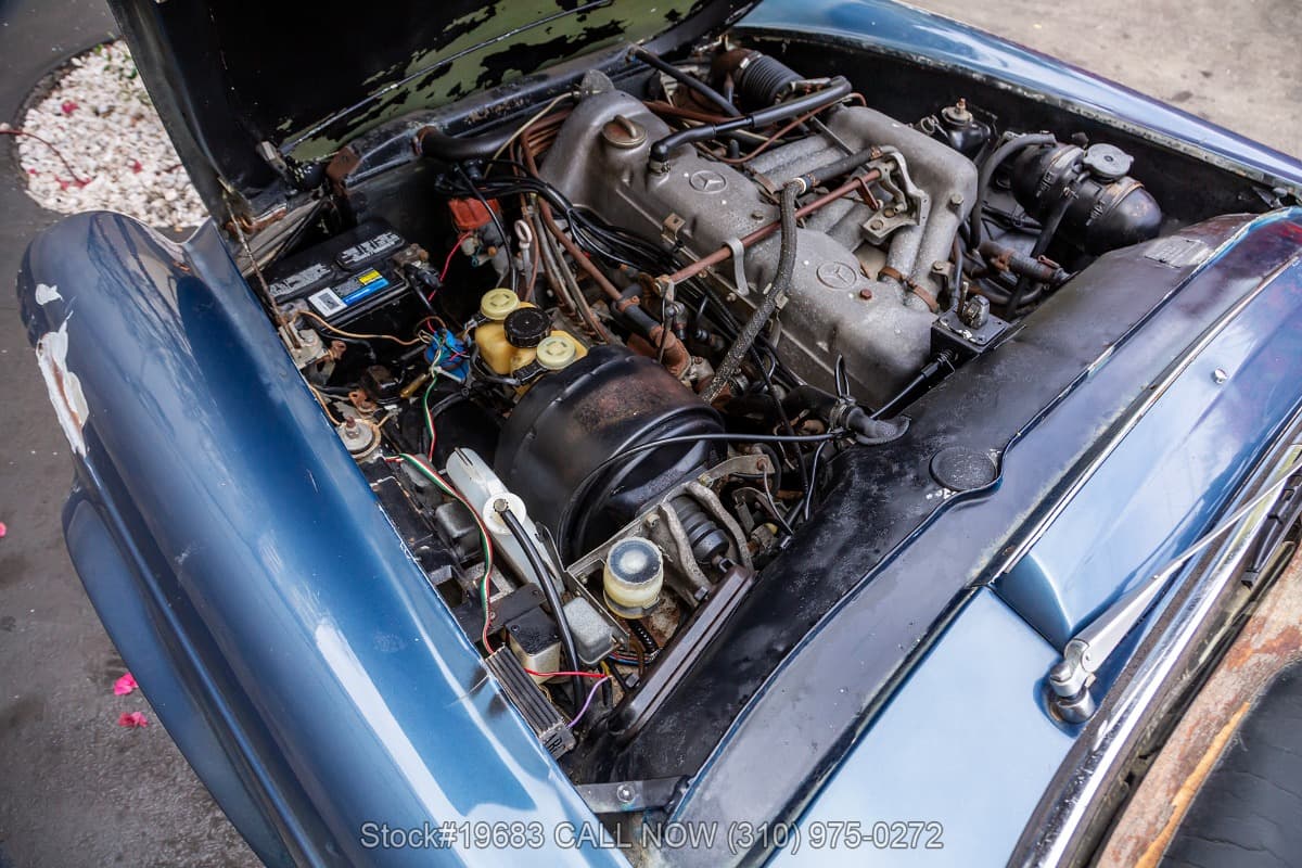 1967 Mercedes 250SL 4-Speed With 2 Tops thumbnail 22