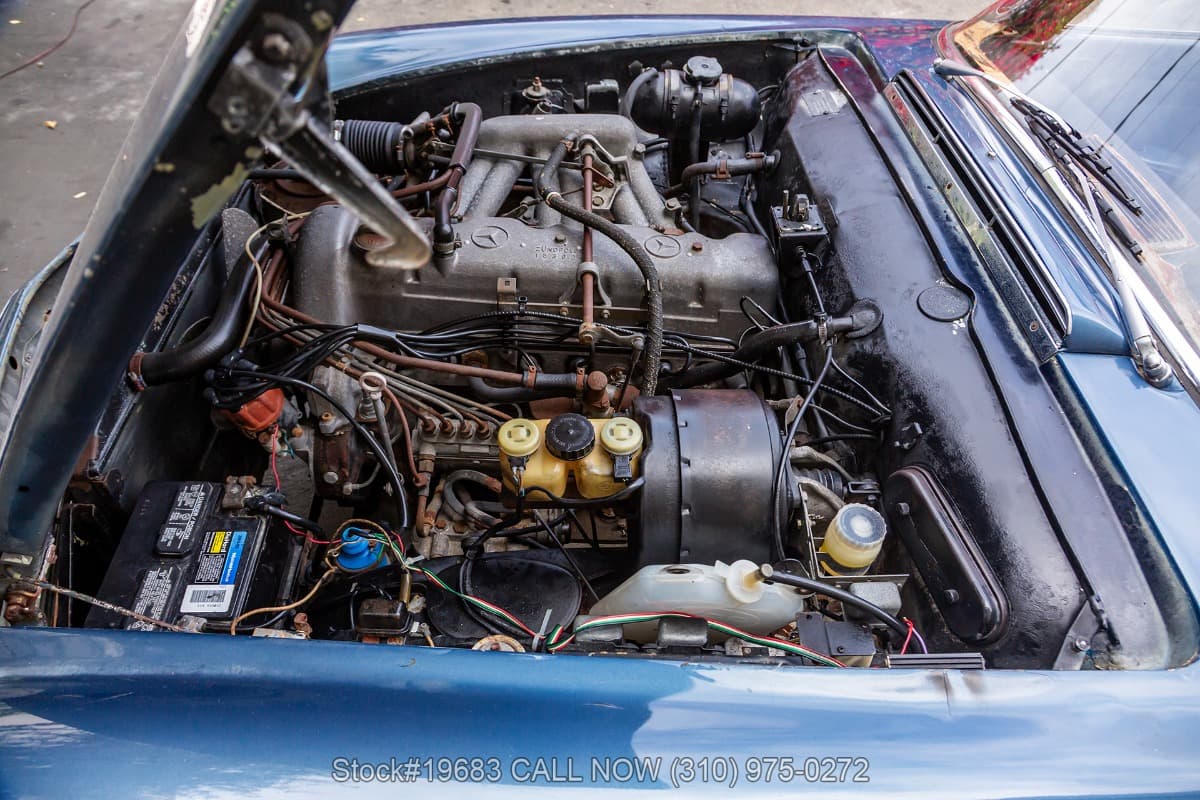 1967 Mercedes 250SL 4-Speed With 2 Tops thumbnail 23