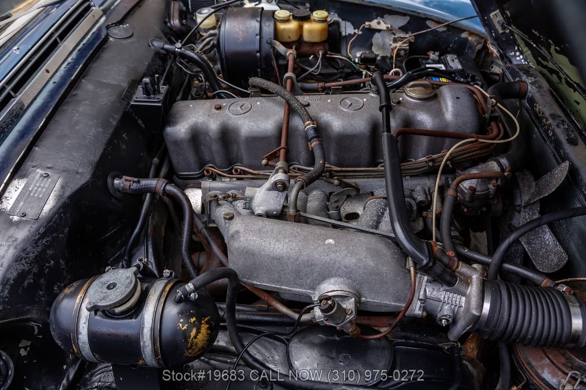 1967 Mercedes 250SL 4-Speed With 2 Tops thumbnail 25