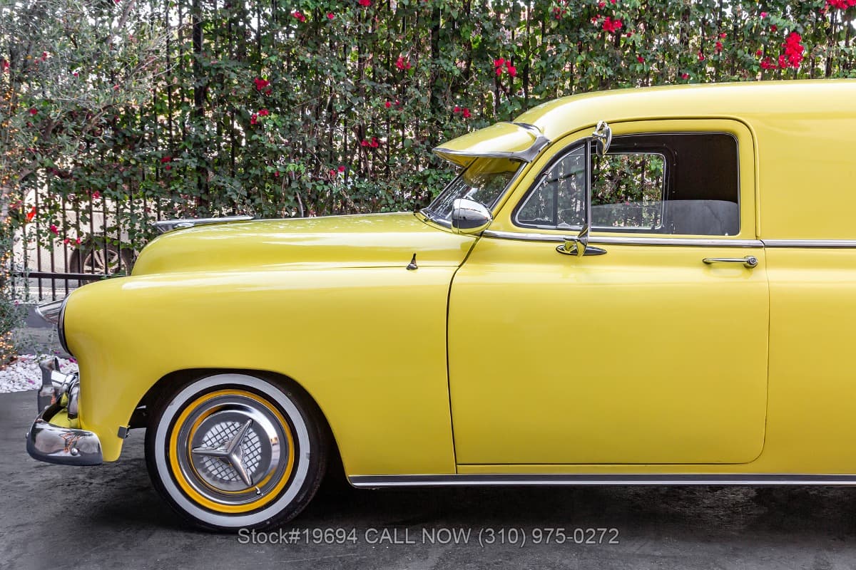 1952 Chevrolet Sedan Delivery Wagon Restomod thumbnail 11