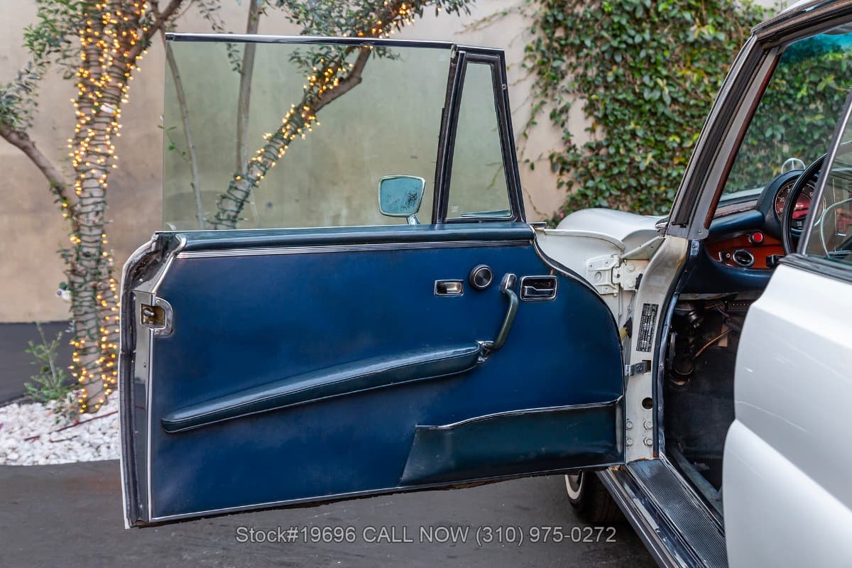 1969 Mercedes 280SE Coupe thumbnail 11