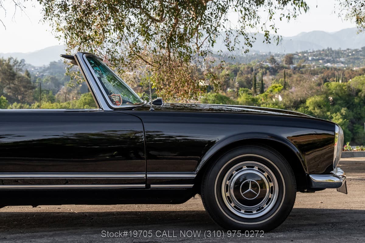 1966 Mercedes 230SL thumbnail 9