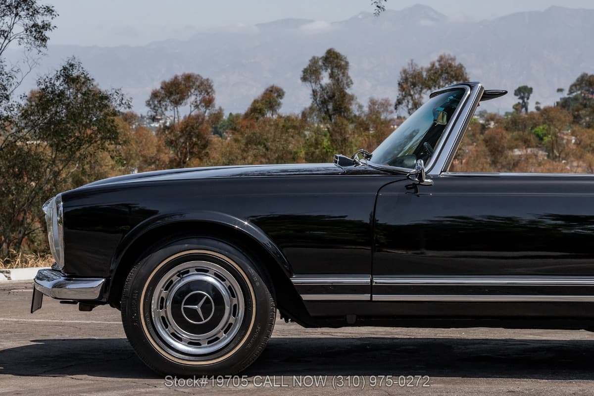1966 Mercedes 230SL thumbnail 10
