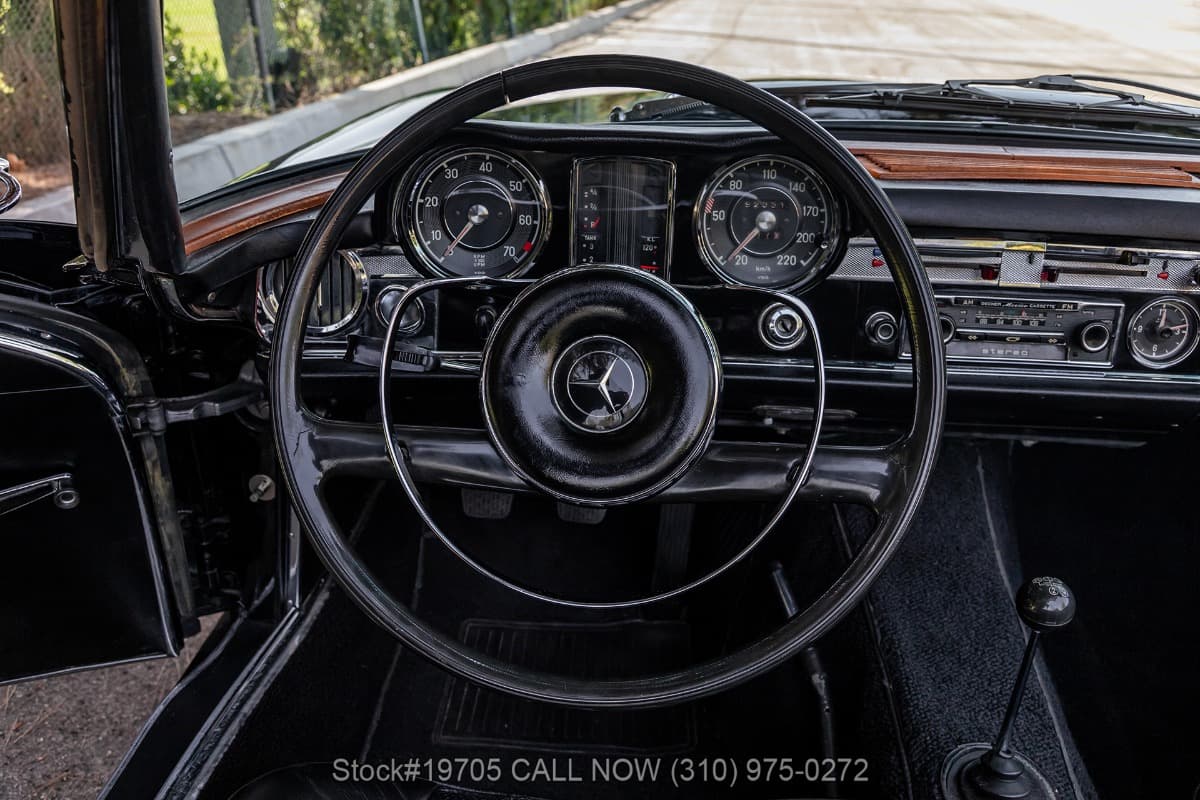 1966 Mercedes 230SL thumbnail 12
