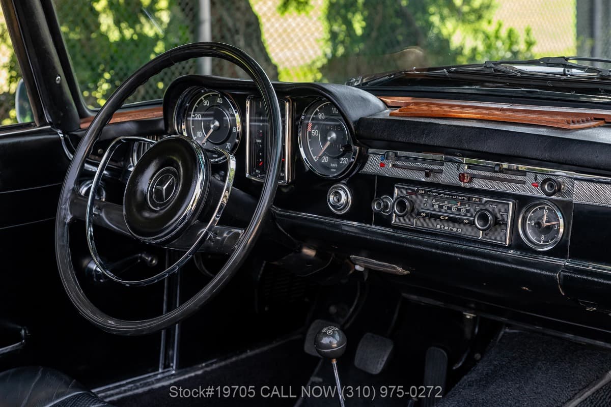 1966 Mercedes 230SL thumbnail 14