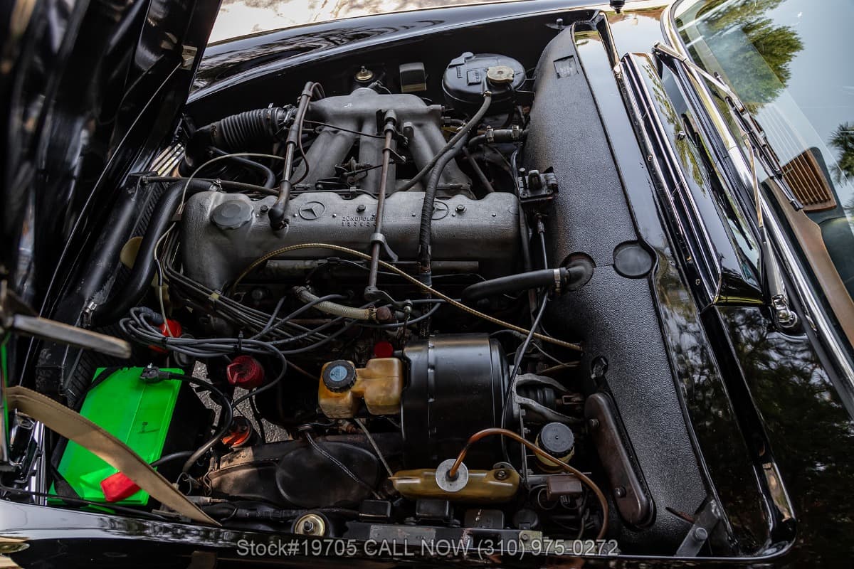 1966 Mercedes 230SL thumbnail 21