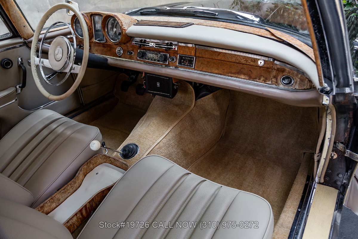 1961 Mercedes 220SEb Sunroof Coupe 4-Speed thumbnail 16