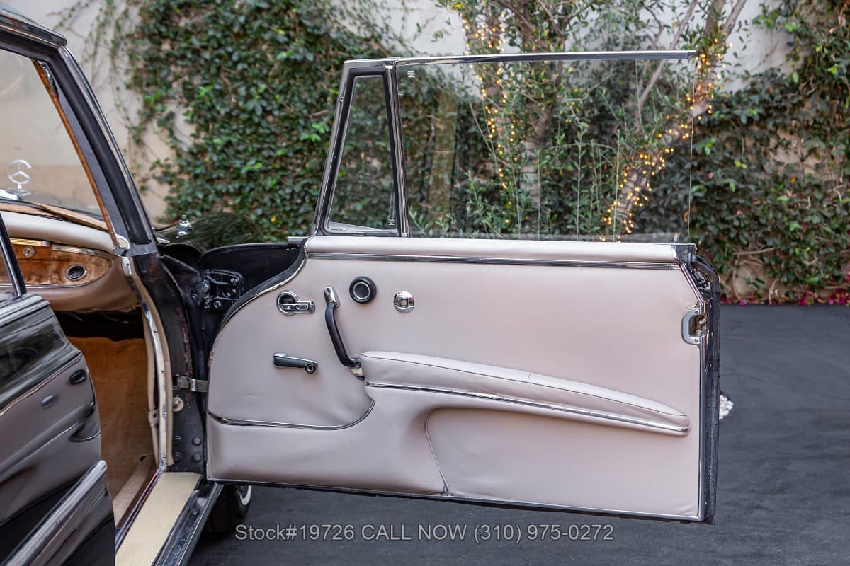 1961 Mercedes 220SEb Sunroof Coupe 4-Speed thumbnail 17