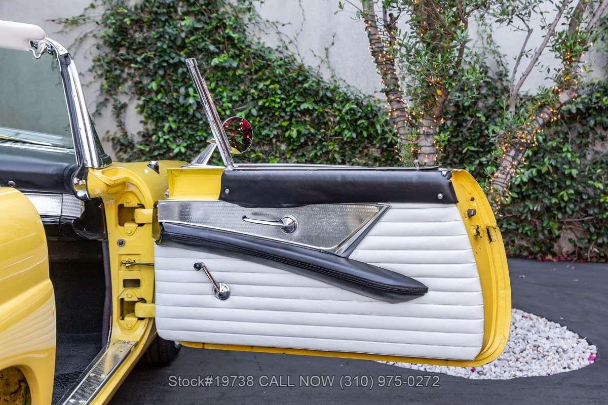 1956 Ford Thunderbird Convertible thumbnail 17