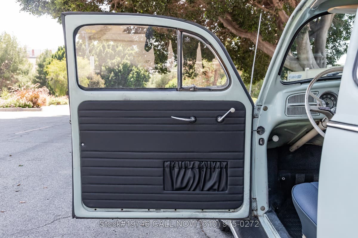 1964 Volkswagen Beetle thumbnail 11