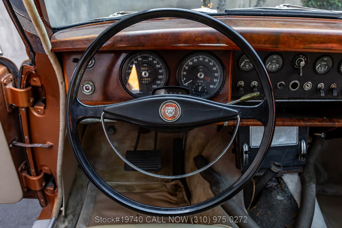 1962 Jaguar Mark II 3.8-Liter thumbnail 12