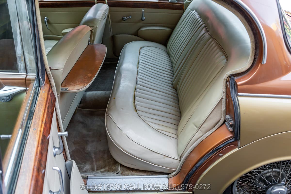 1962 Jaguar Mark II 3.8-Liter thumbnail 14