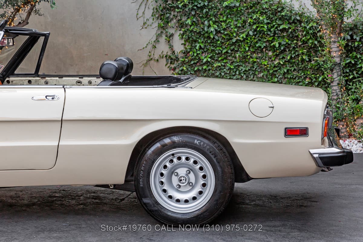 1974 Alfa Romeo Spider Veloce 2000 thumbnail 13