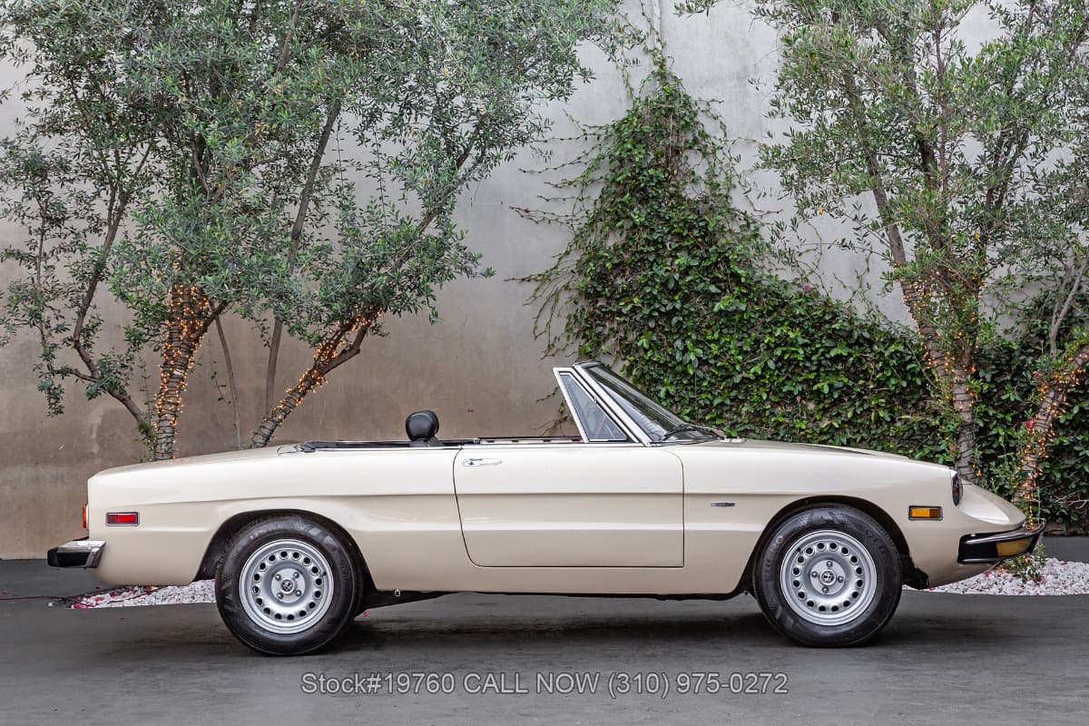 1974 Alfa Romeo Spider Veloce 2000 thumbnail 3