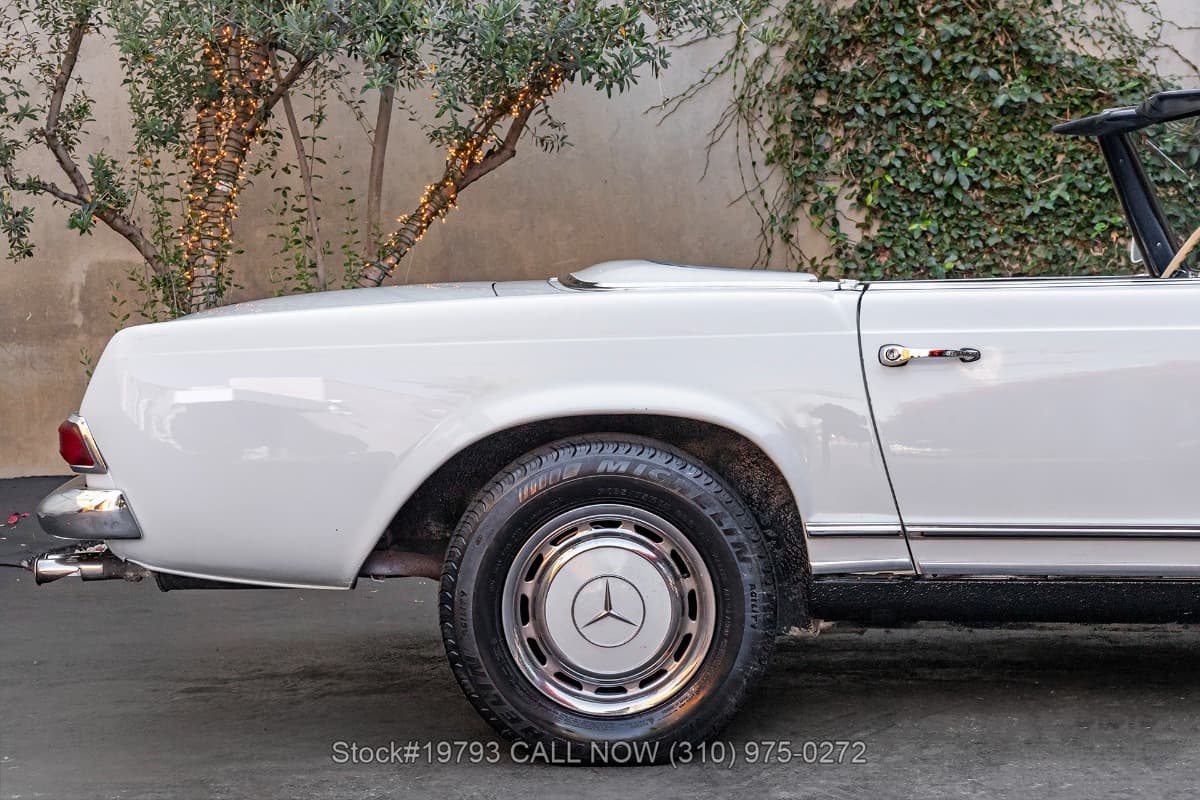 1966 Mercedes 230SL thumbnail 10