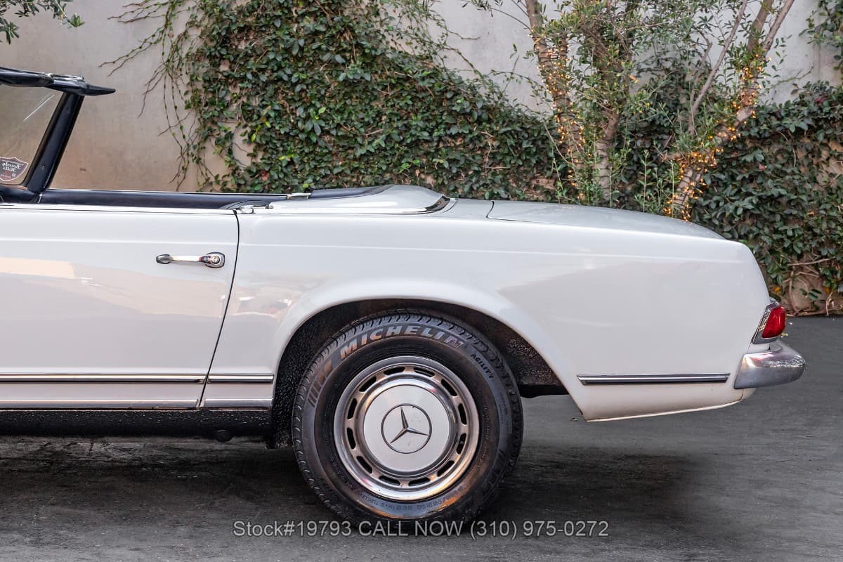 1966 Mercedes 230SL thumbnail 11