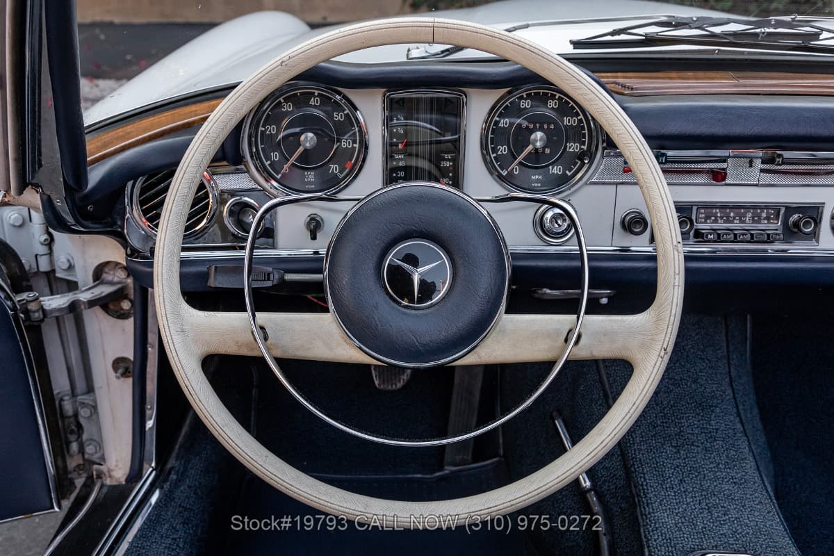 1966 Mercedes 230SL thumbnail 14