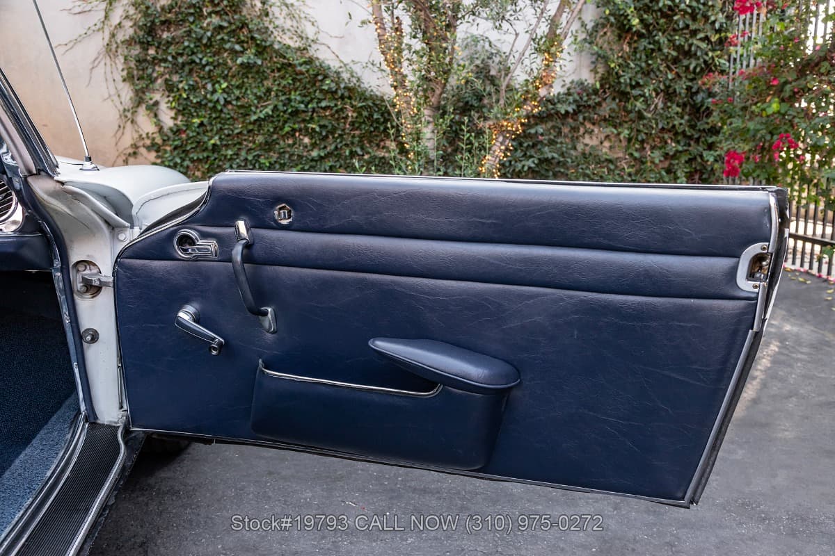 1966 Mercedes 230SL thumbnail 16