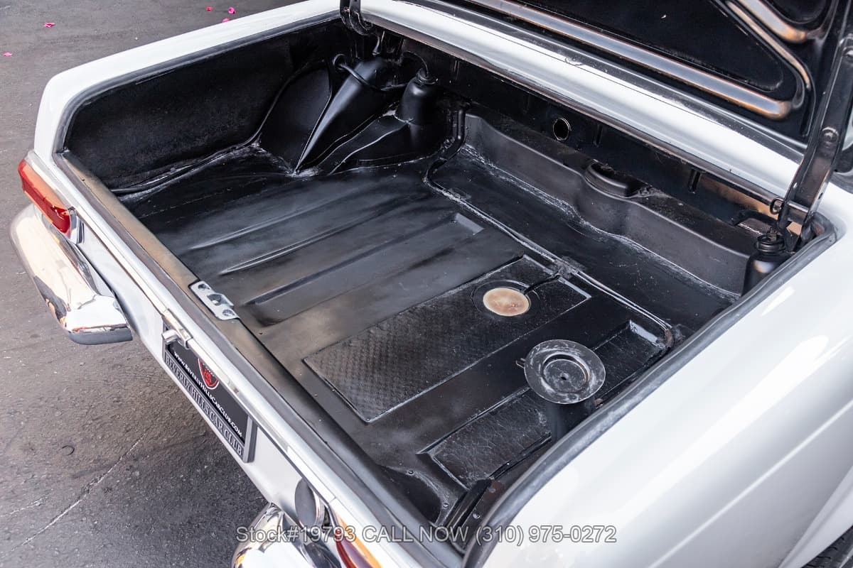 1966 Mercedes 230SL thumbnail 19