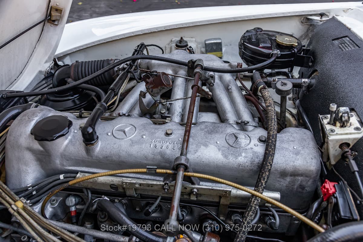 1966 Mercedes 230SL thumbnail 21