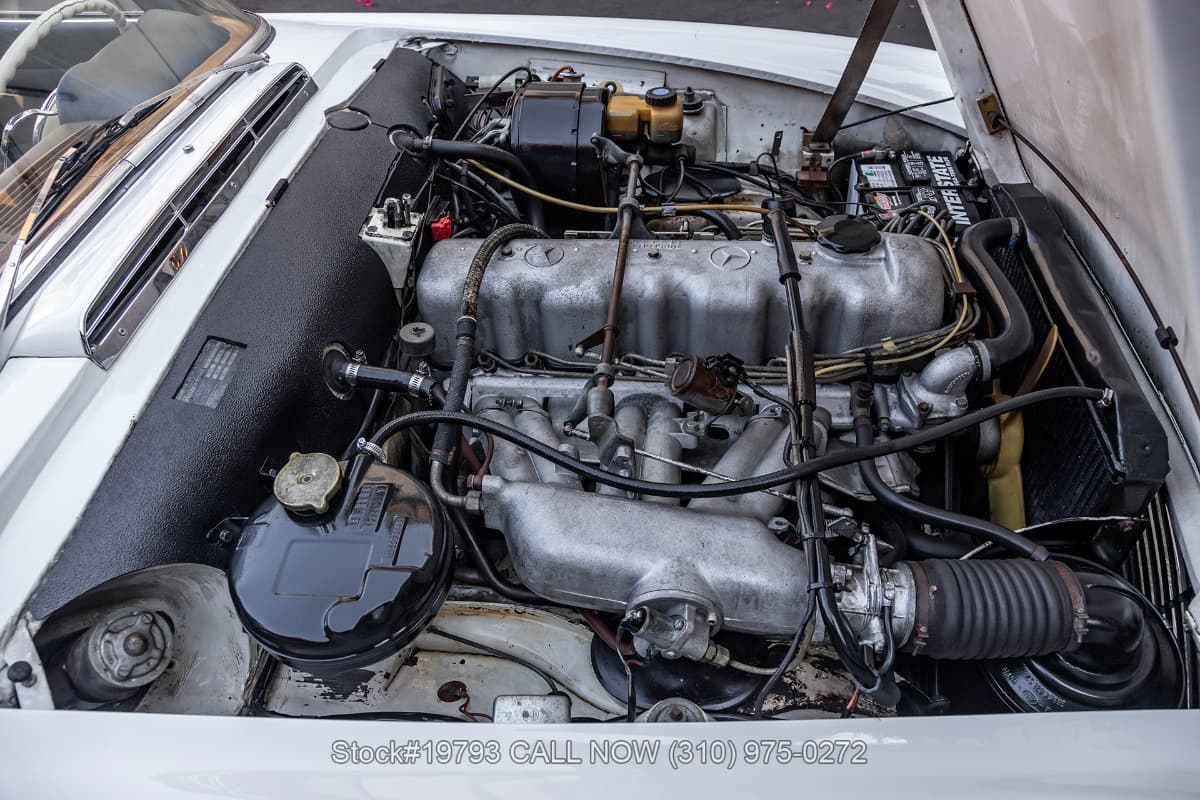1966 Mercedes 230SL thumbnail 23