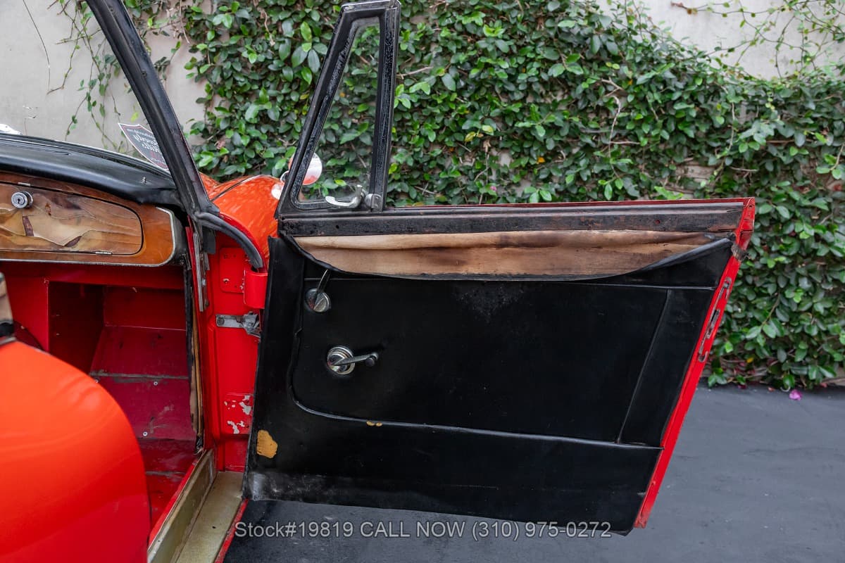 1965 Austin-Healey 3000 BJ8 Mk III  Convertible Sports Car thumbnail 22