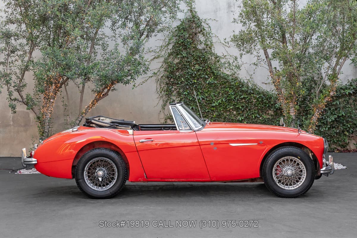 1965 Austin-Healey 3000 BJ8 Mk III  Convertible Sports Car thumbnail 4