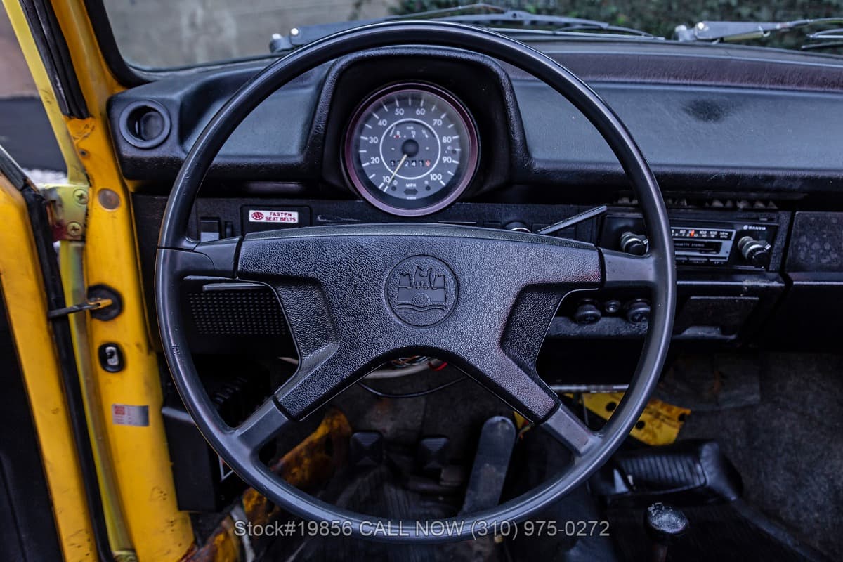 1975 Volkswagen Super Beetle Convertible thumbnail 17