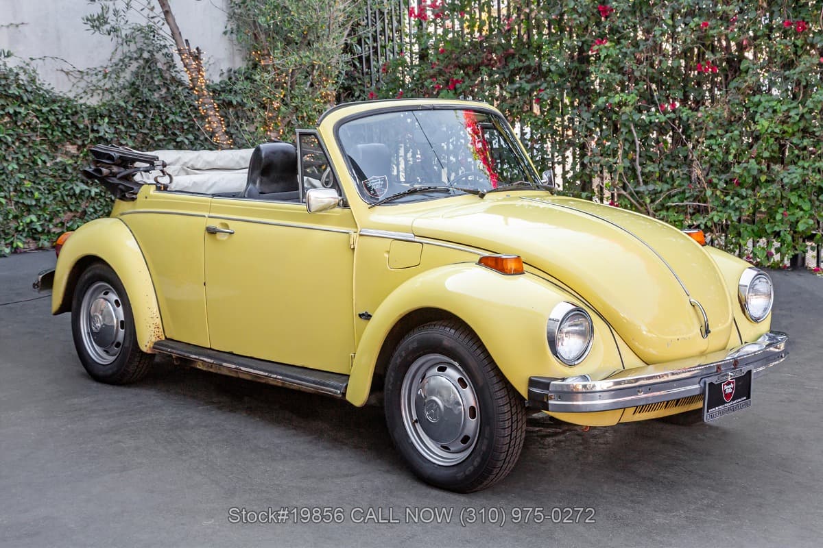1975 Volkswagen Super Beetle Convertible thumbnail 3