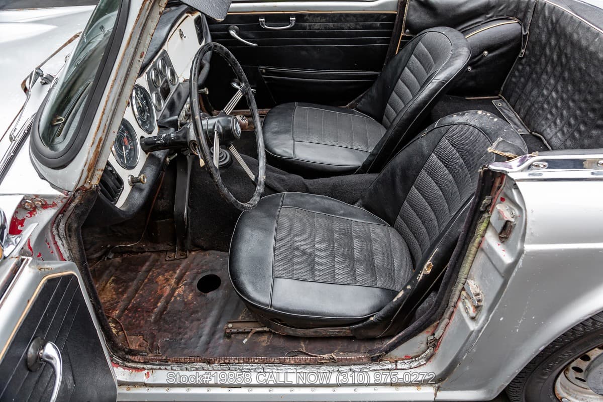 1962 Triumph TR4 thumbnail 12