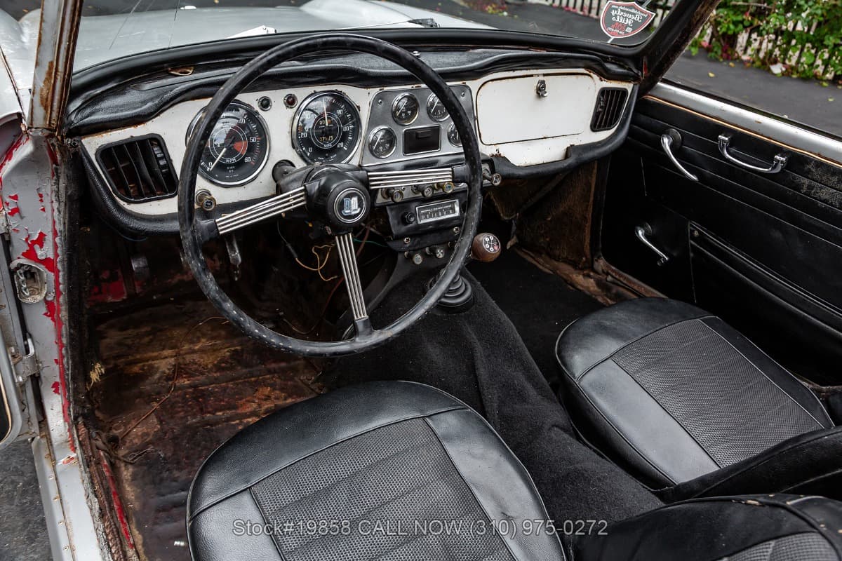 1962 Triumph TR4 thumbnail 13