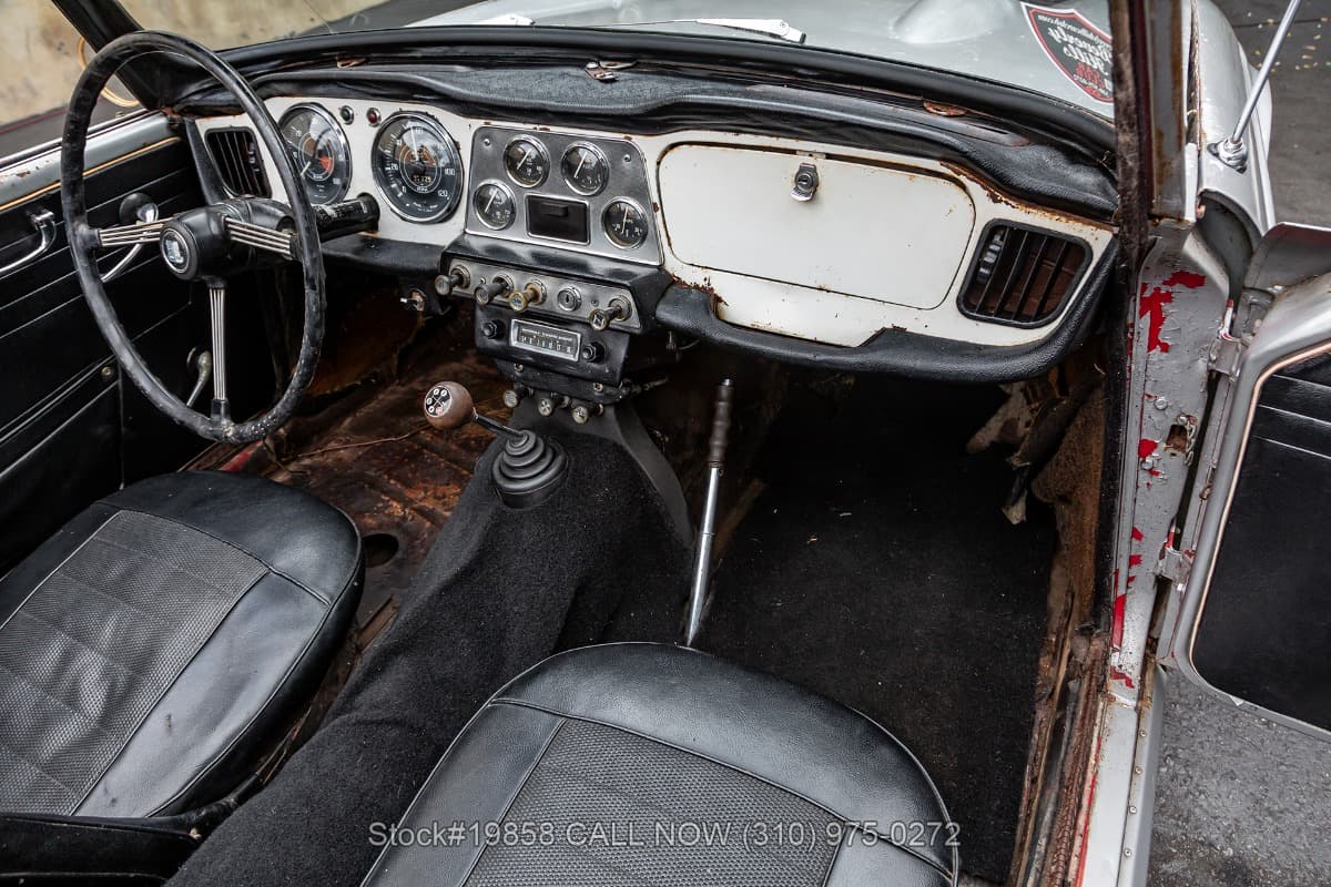1962 Triumph TR4 thumbnail 17