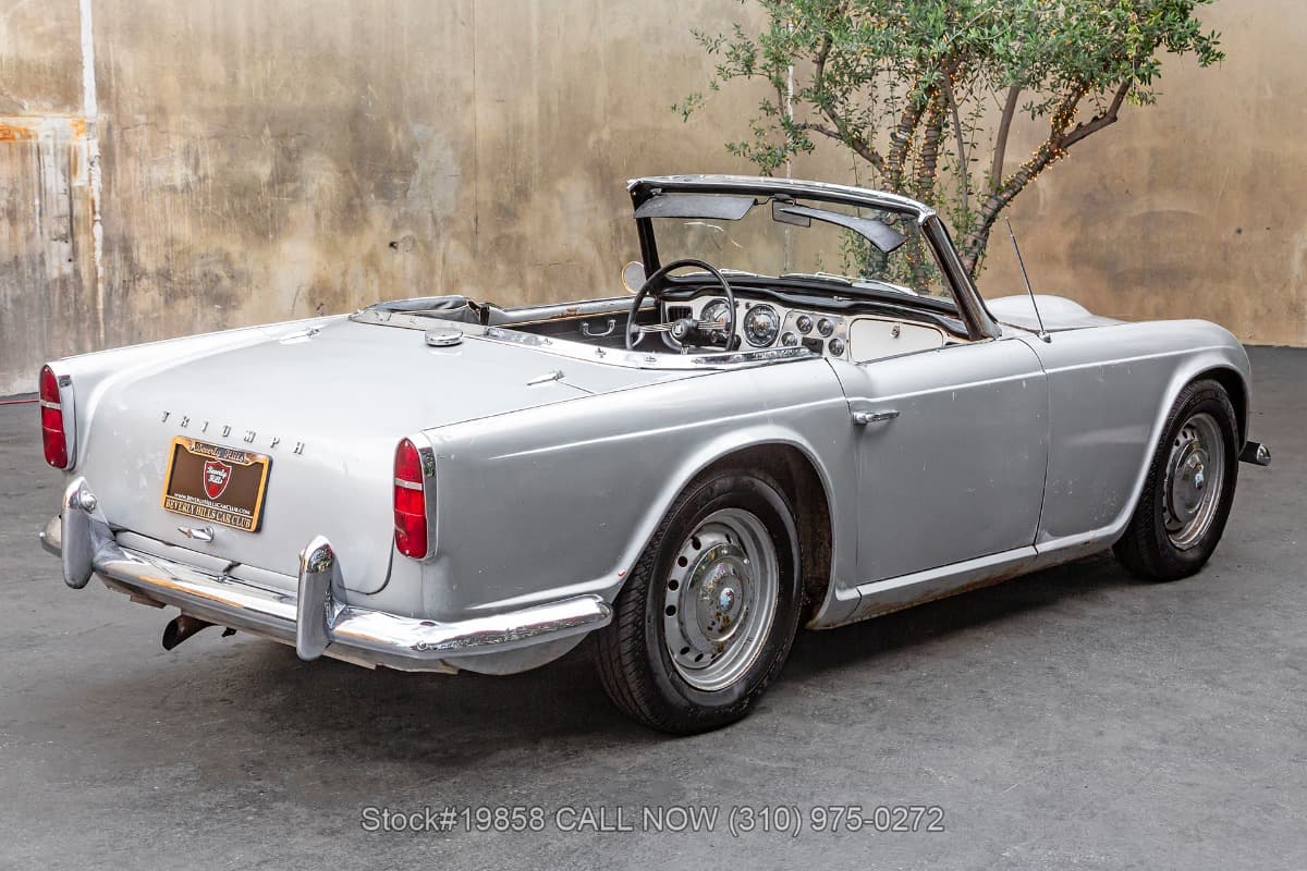 1962 Triumph TR4 thumbnail 4
